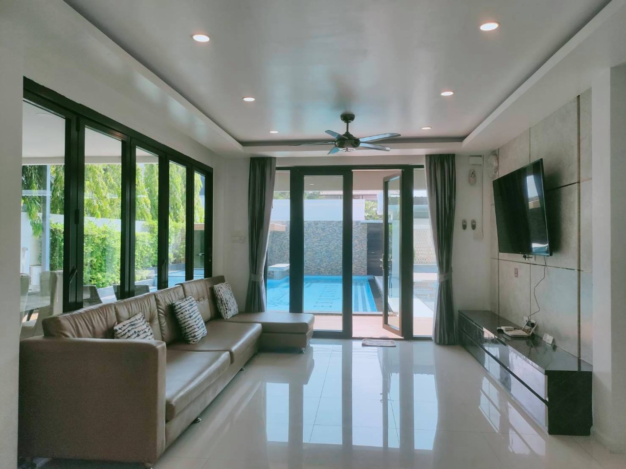 Exquisite Pool Villas บ้านพัก พัทยา พูลวิลล่า ราคาถูก | Pattaya ...